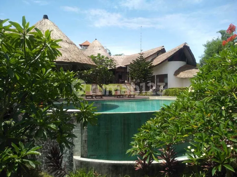 Villa Canggu Murah dengan Taman yang Luas Asri dan Tenang - Bali in Bali