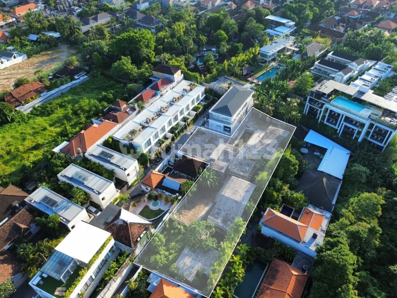 Tanah Murah di Berawa Canggu - Lingkungan Villa 1750M2 - Real Estate in Bali