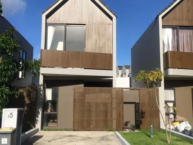 DI JUAL RUMAH AREA JIMBARAN BADUNG BALI DEKAT DENGAN GWK - Real Estate in Bali