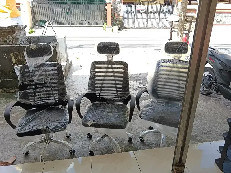 PROMO TERMURAH 350rb BARU- Kursi Kantor/Belajar/Kerja Hidrolik Putar - Home & Garden in Bali