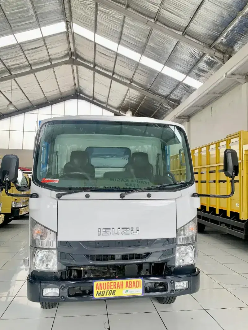 Isuzu Elf Giga Light truck 2022 - Vehicles in Bali
