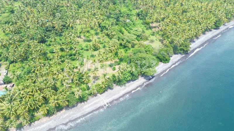 1,59 Hektar Beachfront Pinggir Jalan Utama Pantura Tejakula Bali - Bali in Bali