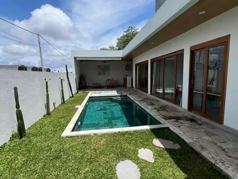 Disewakan villa 2 Kamar Lokasi Strategis Di Area Seminyak - Bali in Bali