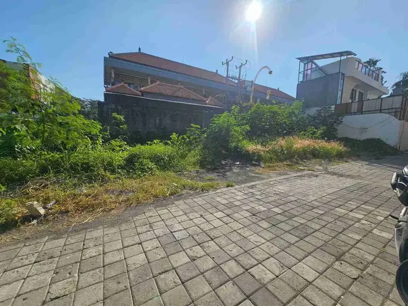 DIJUAL TANAH KECIL PANTAI BRAWA - Real Estate in Bali