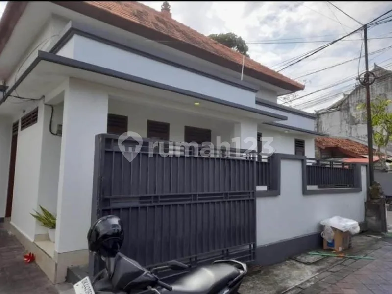 K945 Sewa Rumah Raya Padonan Dalung Kuta Badung Bali Dekat Canggu Tabanan Denpasar Kerobokan - Real Estate in Bali