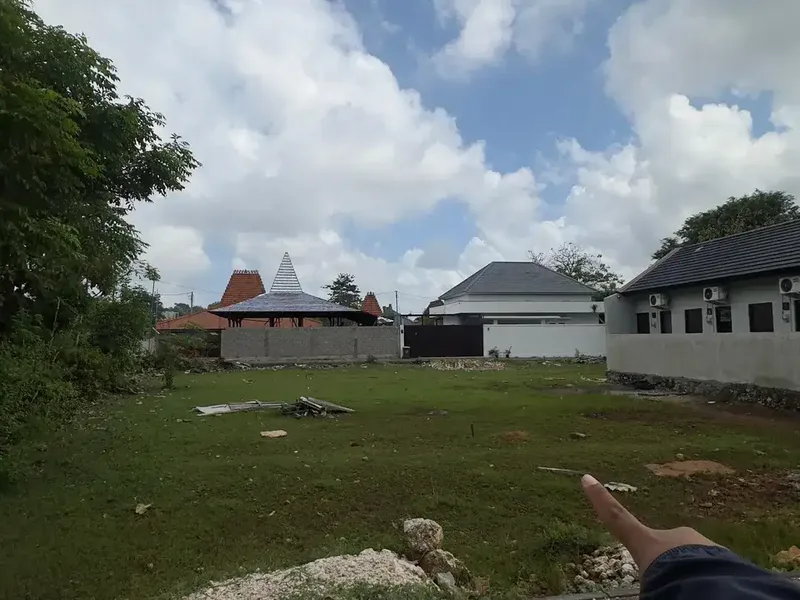 Dijual Tanah 300m2 Posisi Hook Lokasi Gg LoveBird Melangkaja - Bali in Bali
