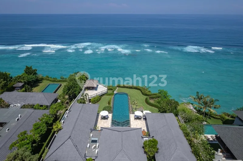 Luxury Cliffront Villa - Kutuh Nusa Dua 5 Bedrooms 1780M2 - Real Estate in Bali