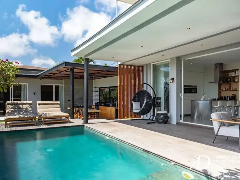 FREEHOLD | MODERN CONTEMPORARY 4-BEDROOM VILLA IN ULUWATU - Real Estate in Bali