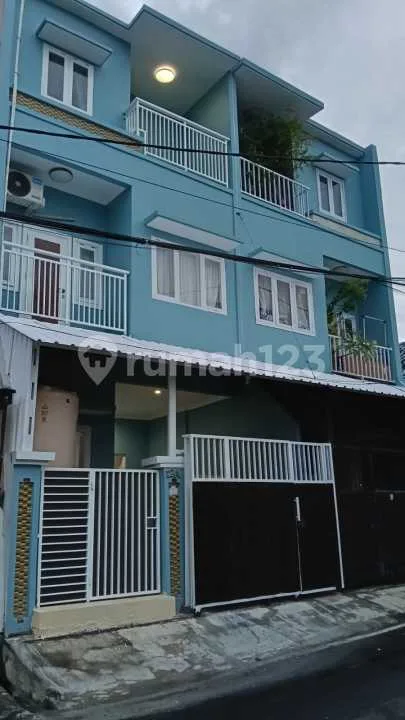Disewakan Rumah 3 Lantai Minimalist Full Furnish - Real Estate in Bali