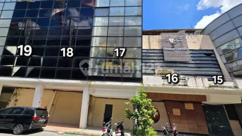 Ruko 5 Unit Gandeng di Istana Kuta Galeria Patih Jelantik Kuta Badung, Bali - Real Estate in Bali