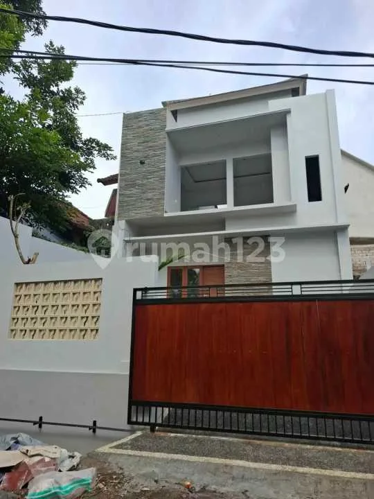Brand New House (Indent) - Rumah 2 Lantai Area Strategis dan Harga Terjangkau - Bali in Bali