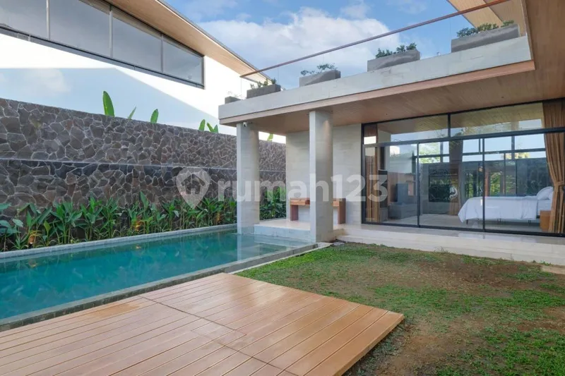 Luxury Villa Sanur Dekat Matahari Terbit (Dwjsnr15) - Real Estate in Bali