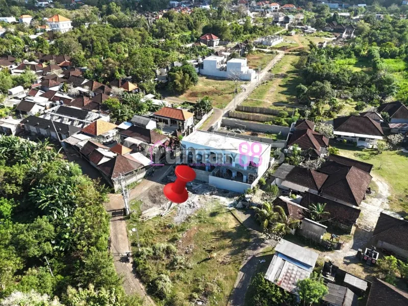 Tanah Potensial Posisi Hook dengan Akses Jalan Paving 5 Meter | di Ungasan - Bali in Bali