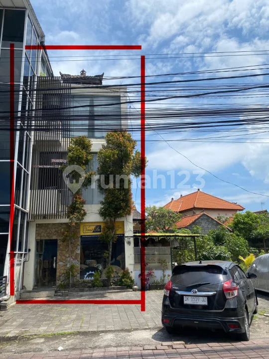 Bisa KPR, Ruko, 3 Lantai, SHM, Dekat Universitas, Siap Huni, - Real Estate in Bali