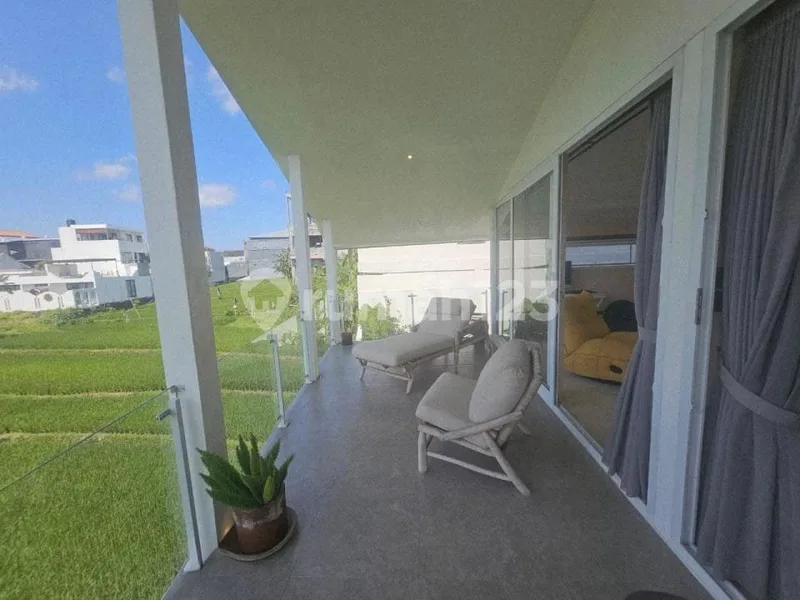 Villa Lengkap Pool 2 Lantai Dekat Pantai di Padonan, Canggu - Real Estate in Bali
