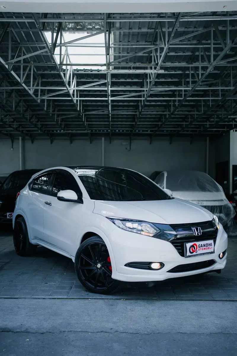 HONDA HRV PRESTIGE 1.8 CVT 2017 - Bali in Bali