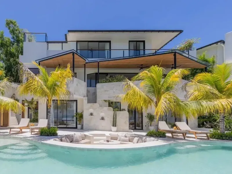 Dijual Villa Full Furnish Luxury View Laut di Pecatu Badung Bali - Bali in Bali
