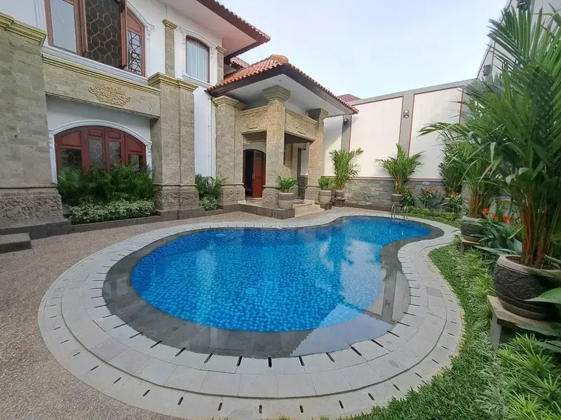 Rumah Sangat Mewah Luxury Semi Furnished Lokasi Premium Renon - Real Estate in Bali