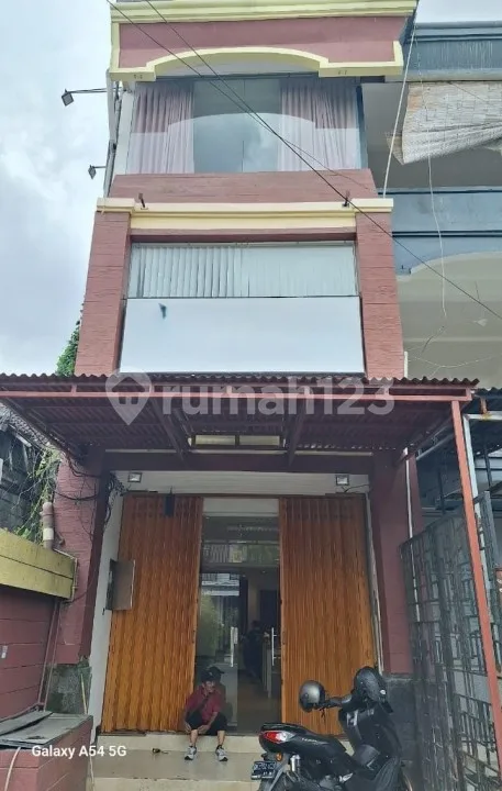 Ruko Lokasi Premiun di Pinggir Jalan Bypass Ngurah Rai Dekat Tol Benoa - Bali in Bali