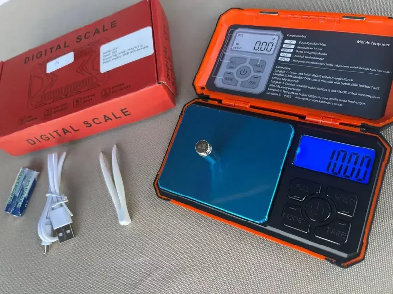 Hadir timbangan emas digital bisa di cas atau pakai batre max 300 gram - Other in Bali