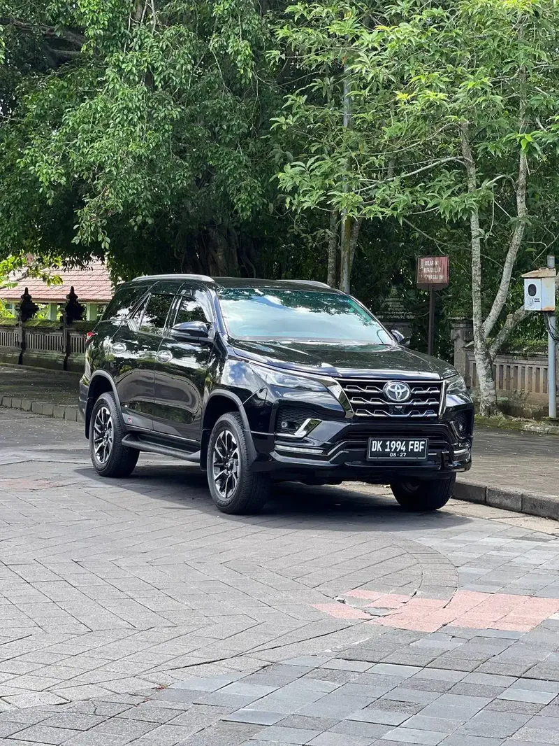 Fortuner VRZ GR 2.8 2022 Hitam Aslibali - Vehicles in Bali