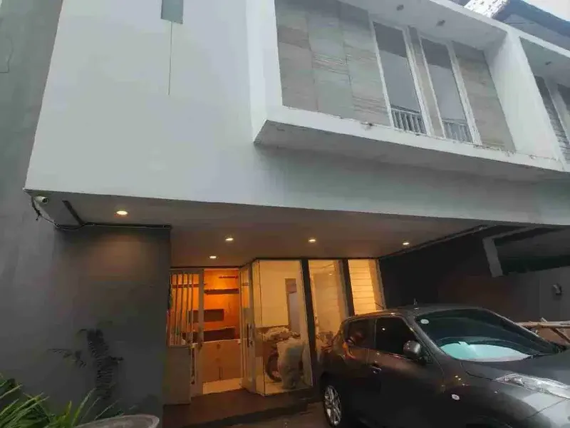 DIJUAL RUMAH LANTAI 2 SHM IMB LENGKAP DEKAT MALL TSM CN - Real Estate in Bali