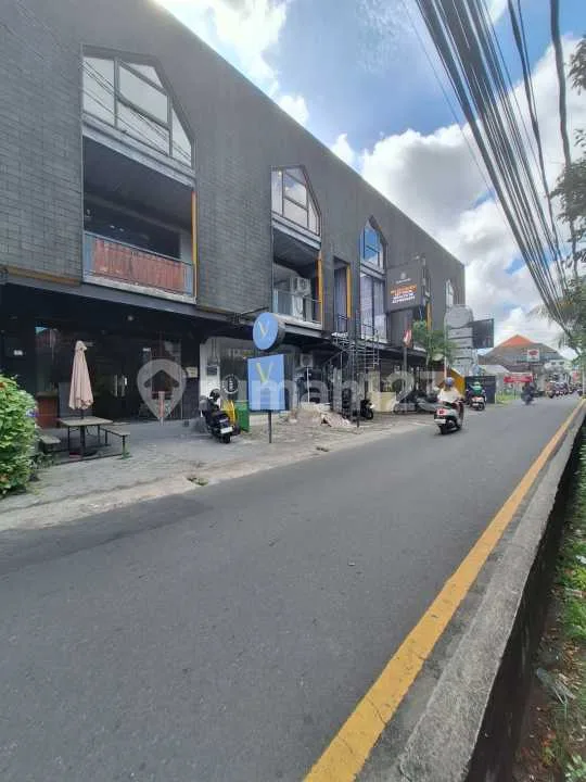 Ruko 3 Lantai Lokasi Langka dan Premium Jalur Iconic Shotcut Canggu - Bali in Bali