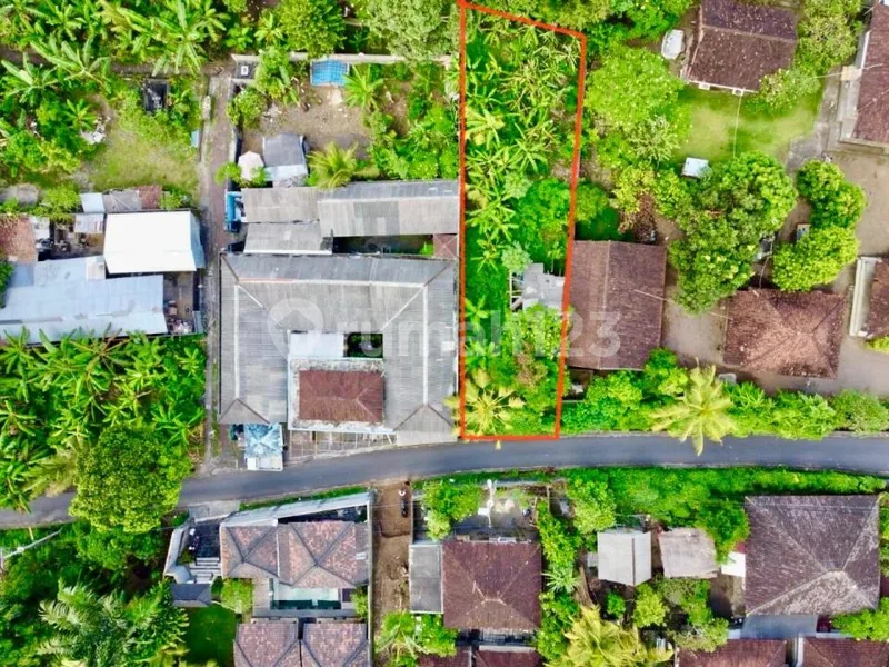 Jarang Ada Tanah di Jalan Utama Tumbak Bayuh Dekat ke Pererenan - Bali in Bali