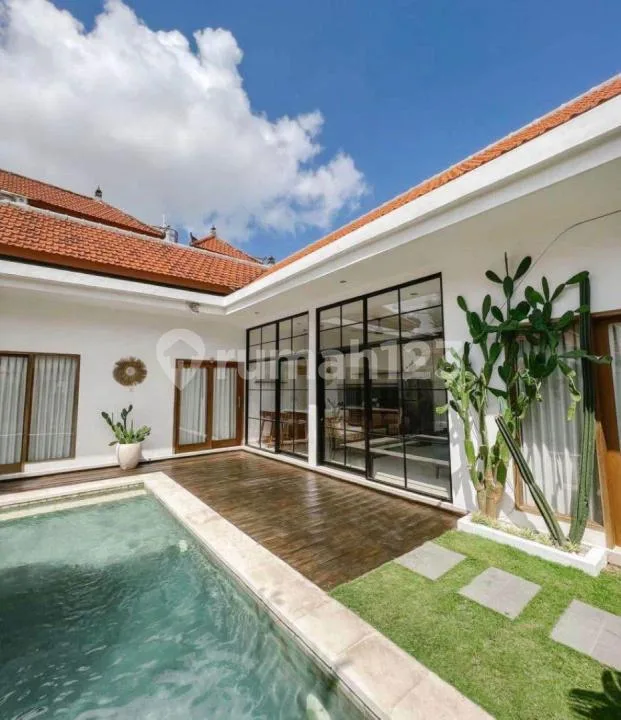 Stunning & Modern 3-Bedroom Private Pool Villa With Garden In Tumbak Bayuh Pererenan | 8 Minutes To Pererenan Beach - Real Estate in Bali
