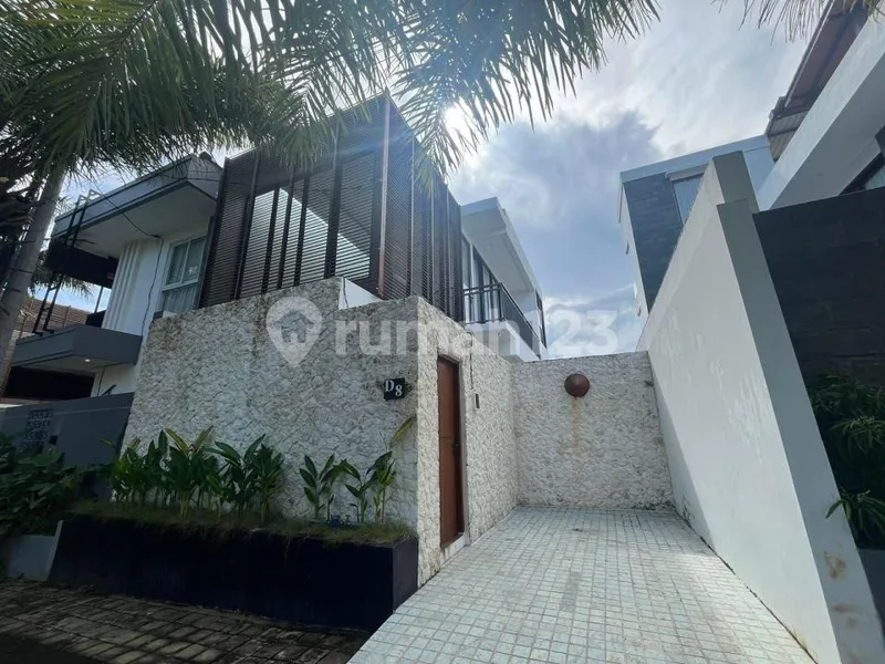 Villa Eksklusif One Gate System Furnished Kolam Renang, Nusa Dua - Real Estate in Bali