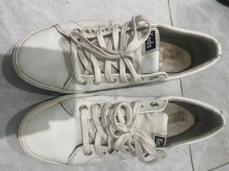 Sepatu merk keds putih - Fashion in Bali