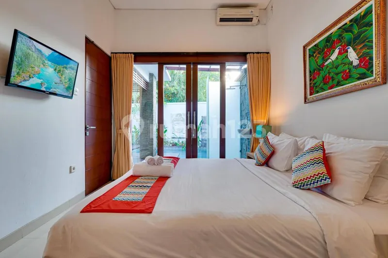 Private Villa Lengkap, Pool Balkon Strategis Kerobokan Dkt Canggu - Real Estate in Bali