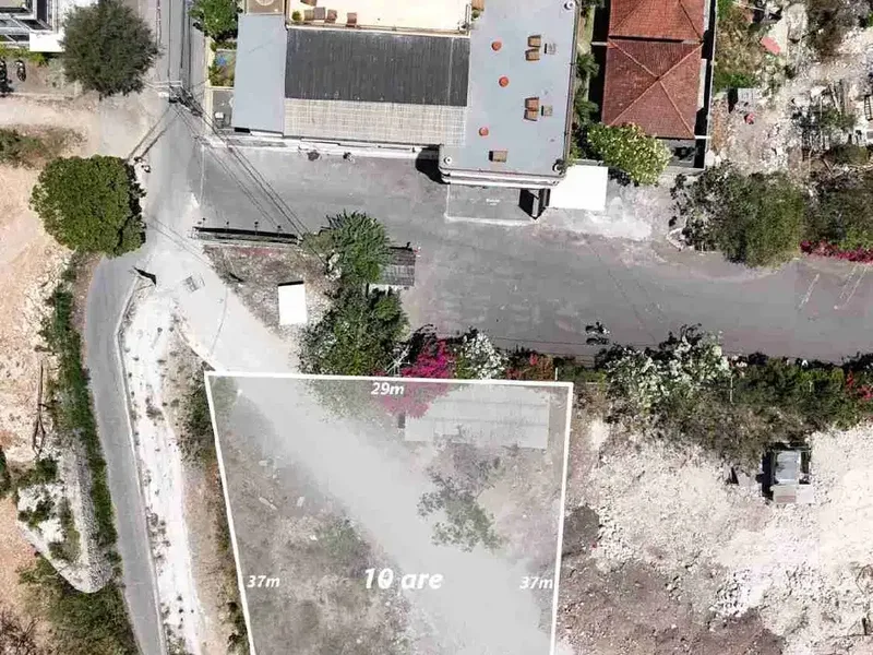 Tanah 1.000m² Dekat Pantai Surfing Bingin - Bali in Bali