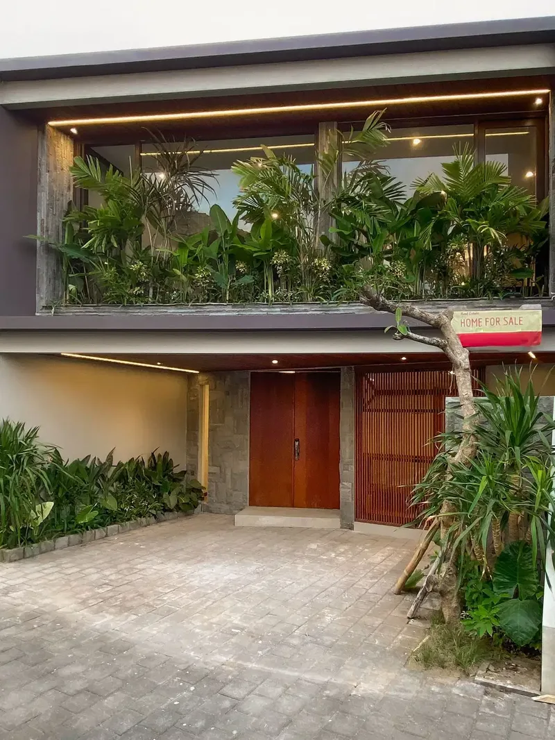 Luxury Villa 2 Lantai Fully Furnished Lokasi Strategis Ungasan - Real Estate in Bali