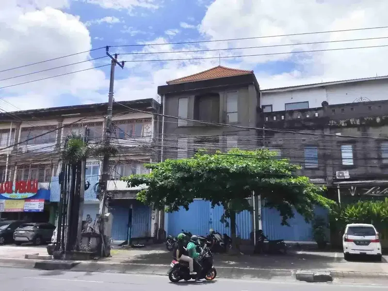 DISEWAKAN RUKO 3 LANTAI SUPER PREMIUM - Real Estate in Bali