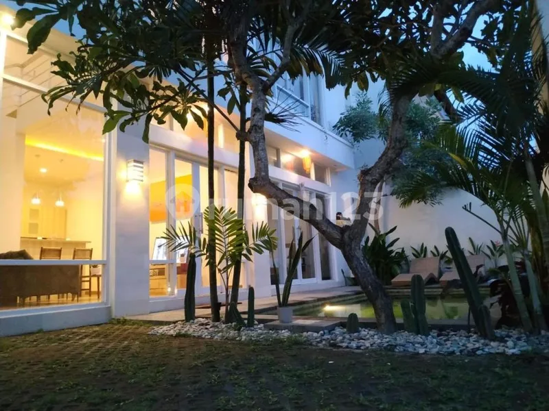 Villa Sanur Full Furnish 2 Bedrooms Have Pool And Garden - Real Estate in Bali