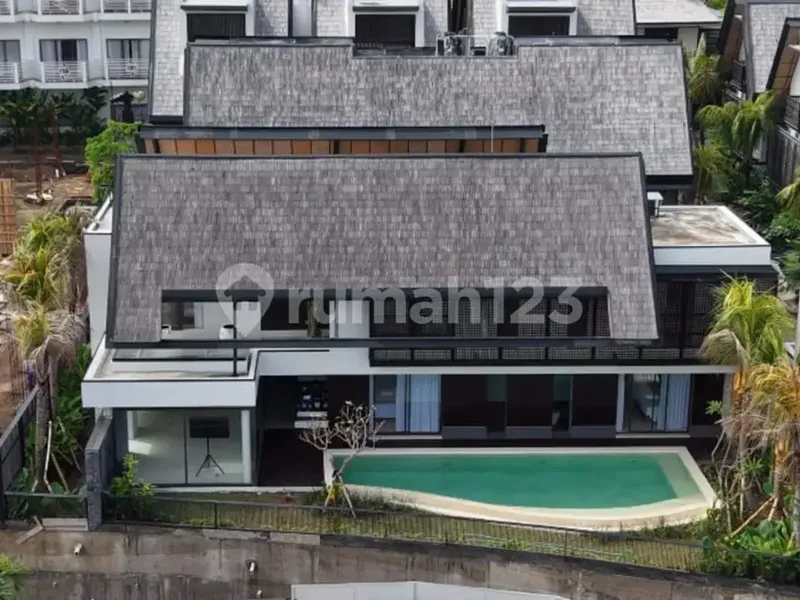 RUMAH MEWAH SEMI VILLA BARU FULL FURNIHED SHM CANGGU BALI - Real Estate in Bali