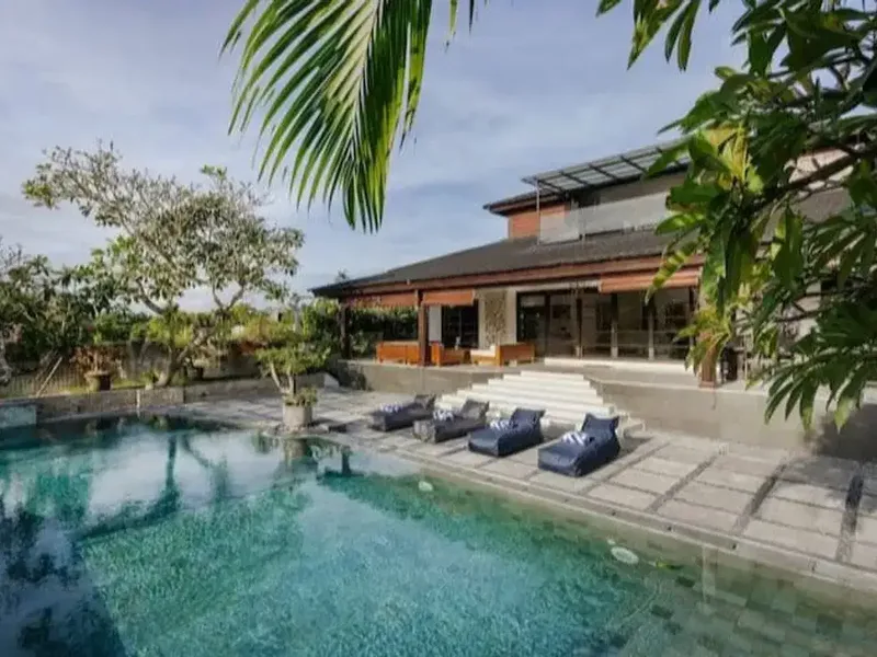 LUXURY CONTEMPORARY BALINESE VILLA PERERENAN - Real Estate in Bali