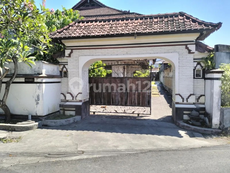 Jual Rumah / villa minimalis, Lokasi Kerobokan Kelod Kuta Utara - Real Estate in Bali