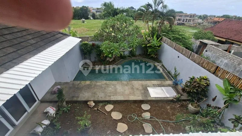 3 br Villa In Bumbak To Rent Yearly Near Beach, Near Shop, Near Restaurant - Real Estate in Bali