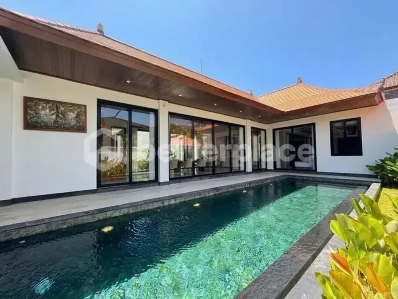 The Rare Combination of Beauty and Structural Excellence: Four-Bedroom Villa in an Exclusive Sanur Enclave - Real Estate in Bali
