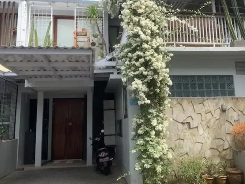 Rumah Modern Semi Villa Private Cluster di Pusat Kota Denpasar, Renon - Real Estate in Bali