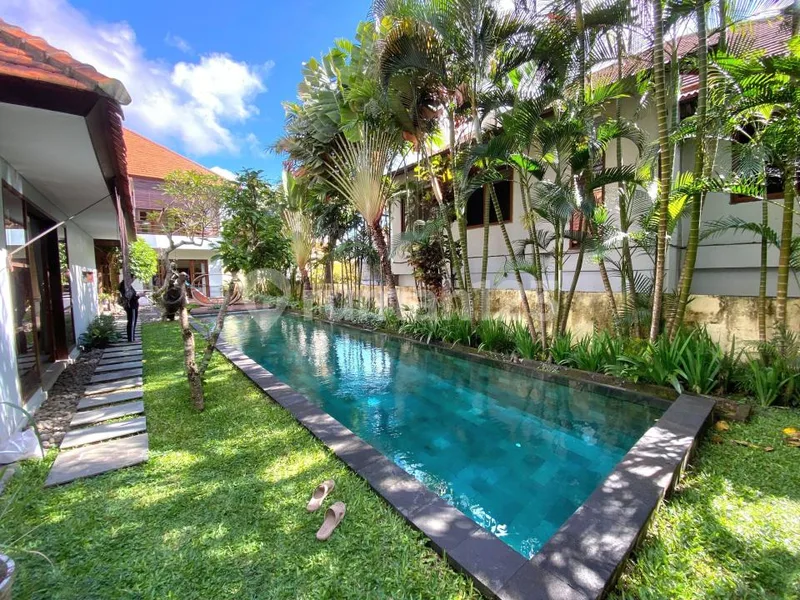 Luxury Villa Pecatu Uluwatu | SHM | LT 675 MÂ² | Parkir 5 Mobil - Real Estate in Bali