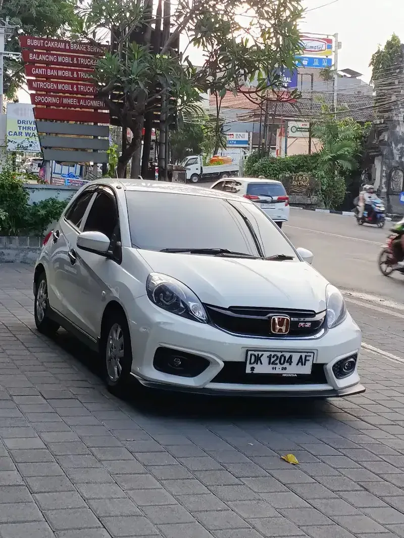 HONDA BRIO UP RS AUTOMATIC ASLI BALI LOW KM - Vehicles in Bali