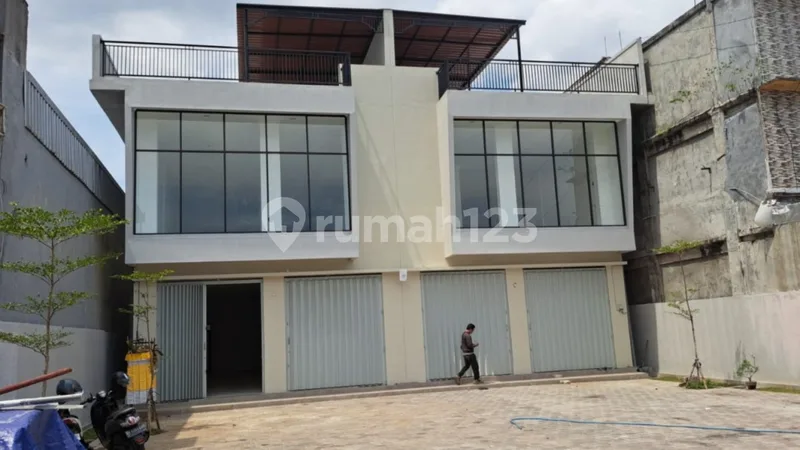 Ruko 2,5 Lantai Strategis di Area Premium Gatsu Barat, Denpasar - Bali in Bali