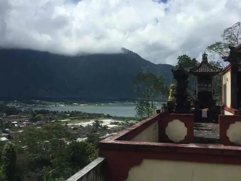 Sebidang Tanah Bonus Bangunan di area Candikuning -BEDUGUL - Real Estate in Bali