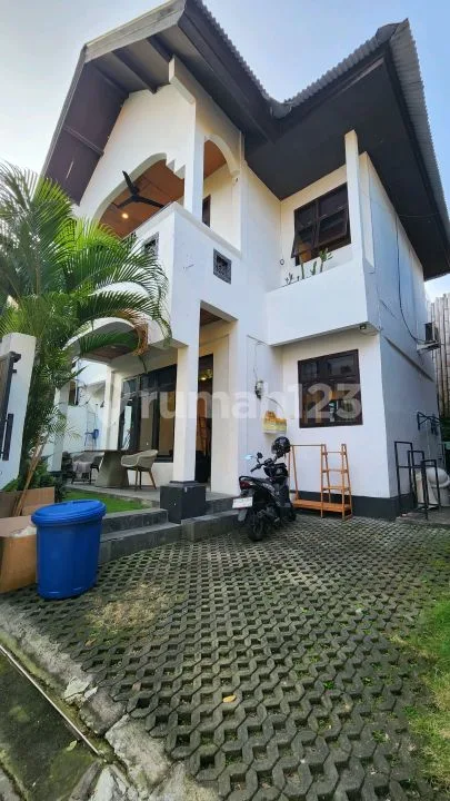 Villa Cantik 3 Kamar di Kerobokan Lokasi Strategis Fully Furnish - Real Estate in Bali
