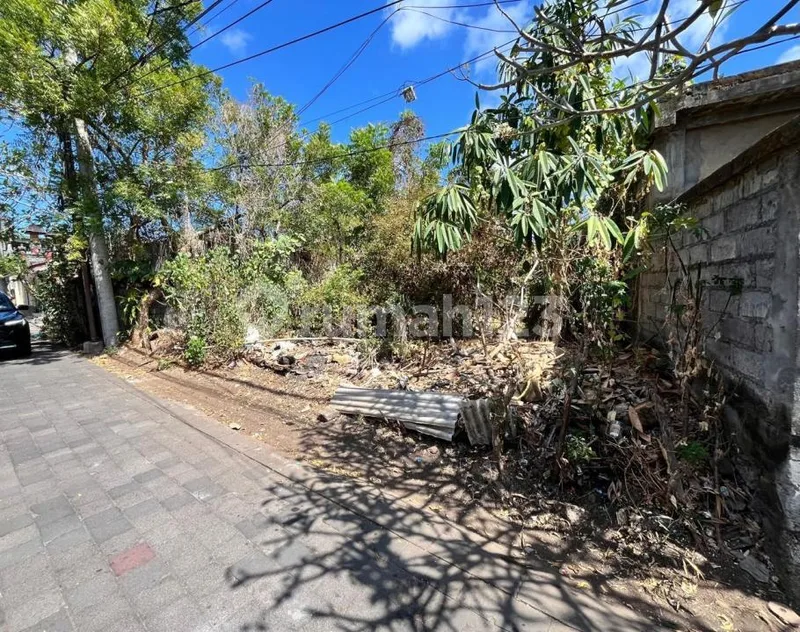 Dijual Tanah Strategis di Kawasan Taman Mumbul, Jimbaran. Memiliki 2 Akses Jalan, Cocok untuk Villa, Rumah Tinggal, atau Investasi. - Bali in Bali