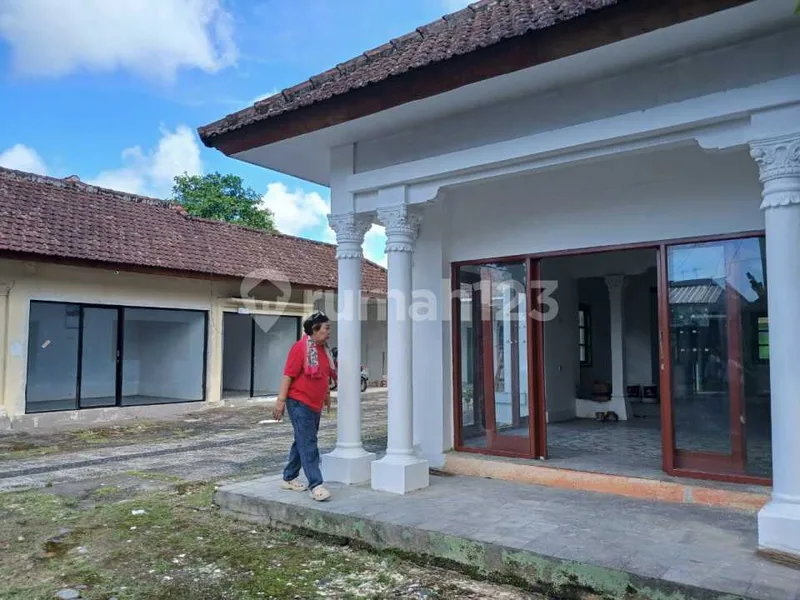 Dikontrakan Rumah Pusat Kota Karangasem Cocok untuk Kantor dan Tempat Tinggal - Real Estate in Bali