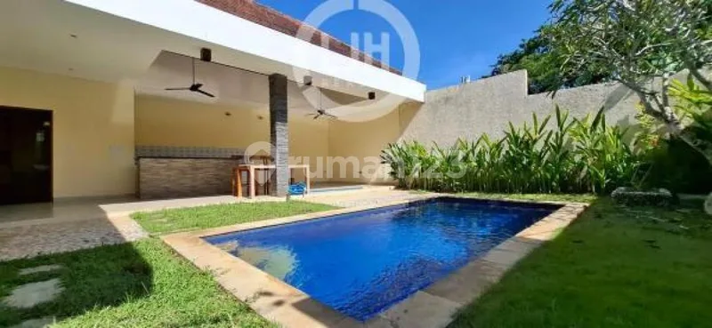 Villa At Jimbaran With Good Access, Well Maintained, Located In Residential Area, Surrounded By Villas, Close To Balangan Beach, Garuda Wisnu Kencana Cultural Park And Sidewalk Jimbaran - Bali in Bali